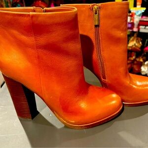 Vince Camuto Cayelsa Warm Caramel Women's Cow Derby Boot Zipper Leather Size 8.5